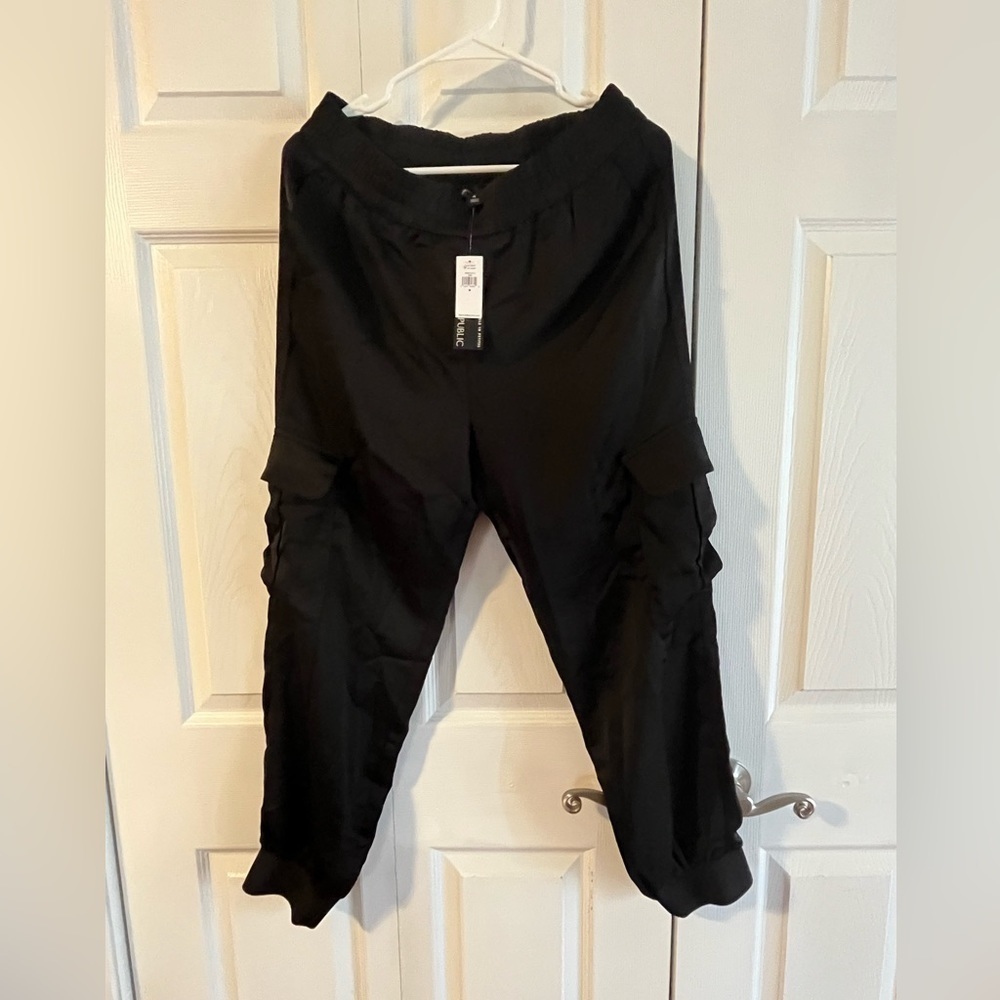 NWOT - Banana Republic - Picture 3 of 6